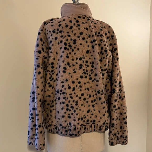 Abercrombie Leopard Fleece snap jacket size Large - Picture 5 of 6